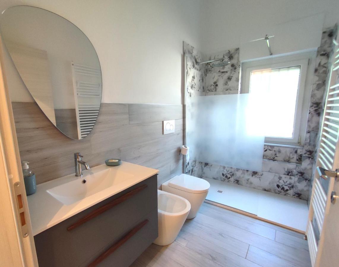 Vista Lago Lecco - Neiade Guest House Pescate Eksteriør billede
